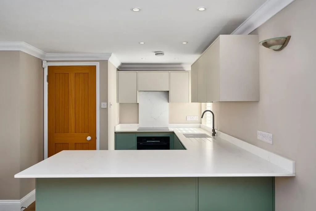 2 bedroom mews property for rent
