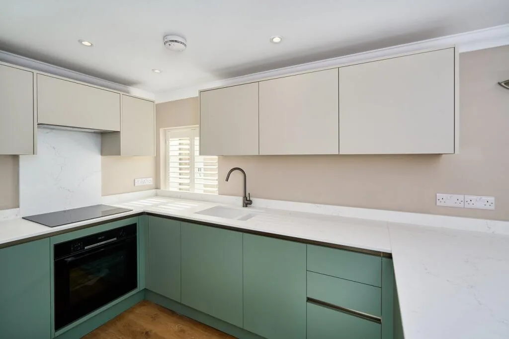 2 bedroom mews property for rent