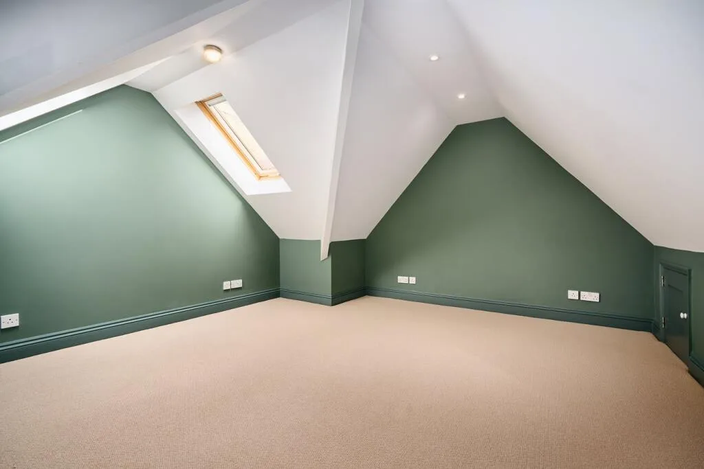 2 bedroom mews property for rent