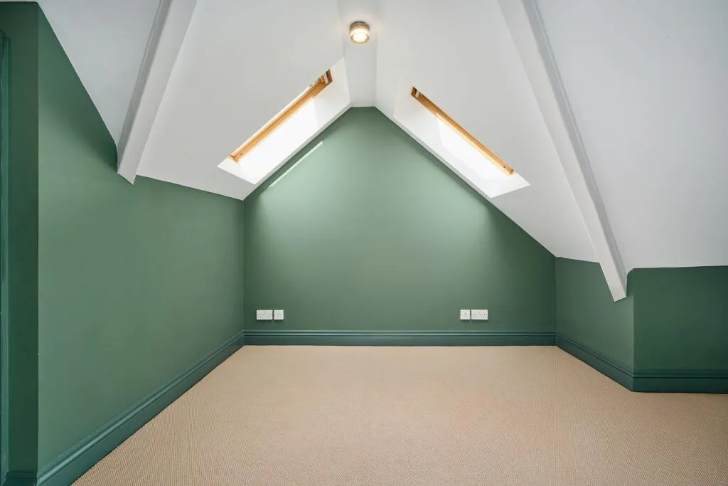 2 bedroom mews property for rent