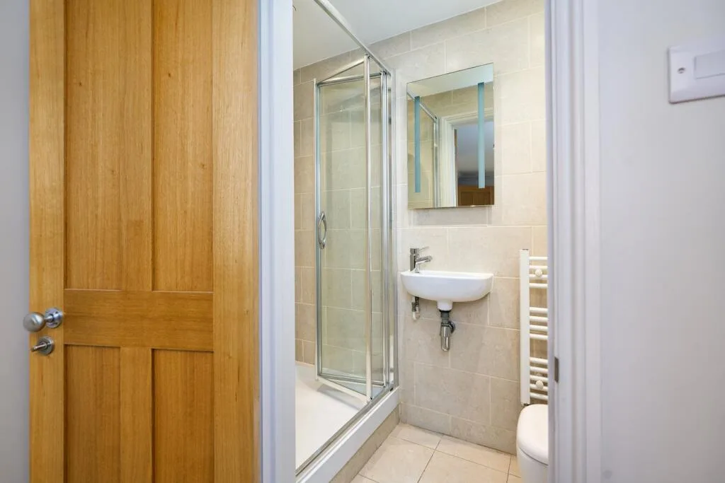 3 bedroom mews property for rent