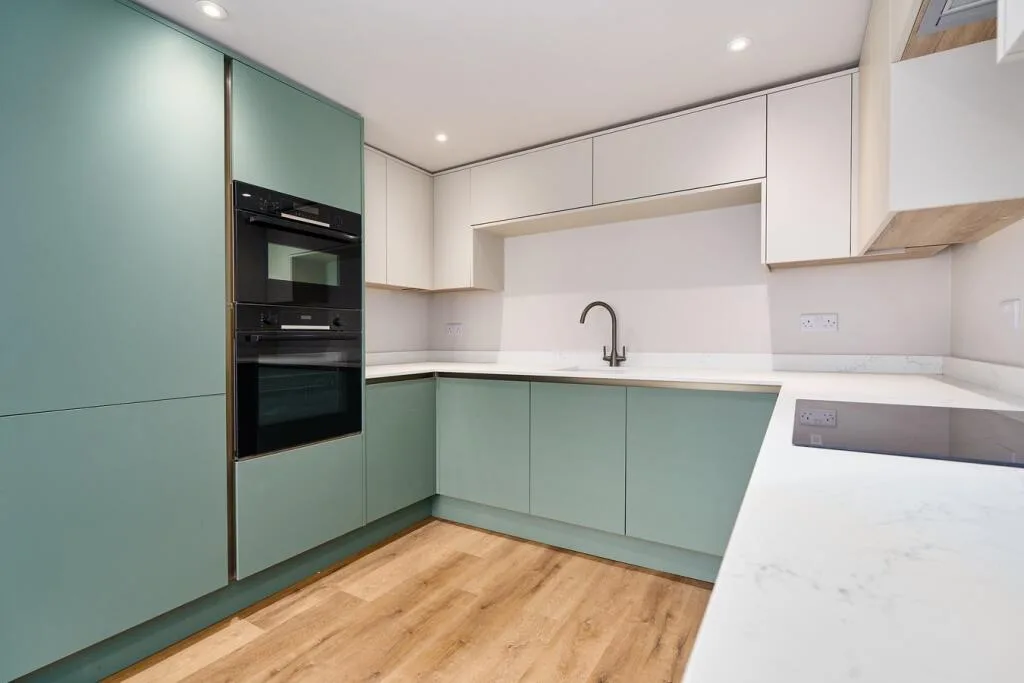 3 bedroom mews property for rent