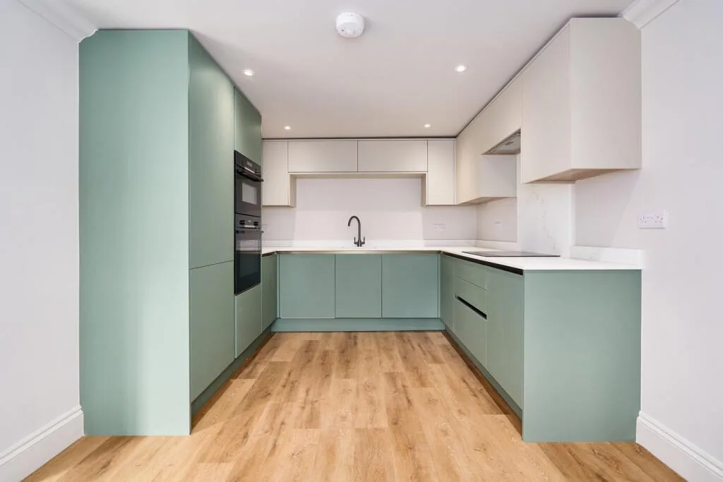 3 bedroom mews property for rent