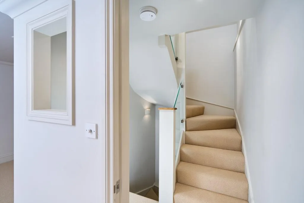 3 bedroom mews property for rent