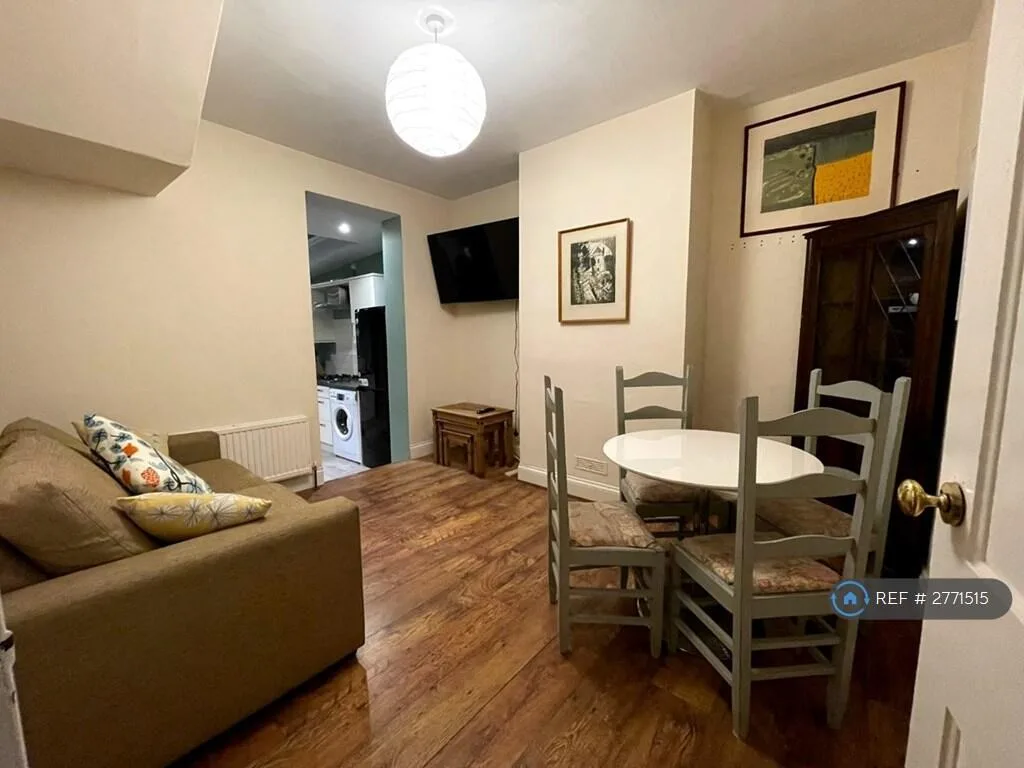 4 bedroom detached house for rent