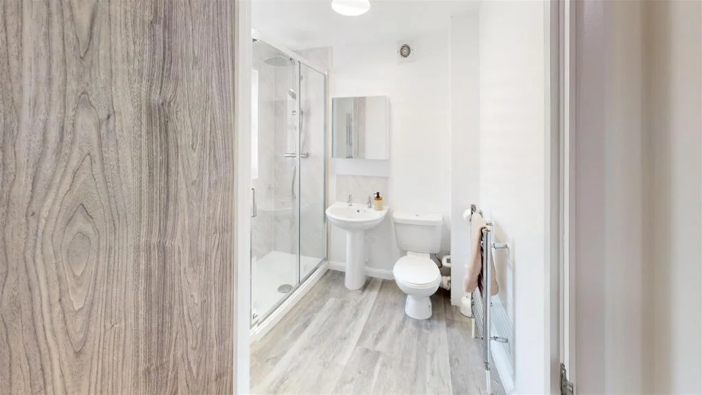 1 bedroom house share for rent