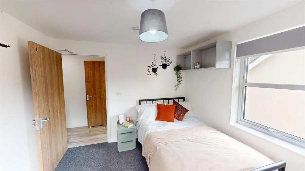 1 bedroom house share for rent
