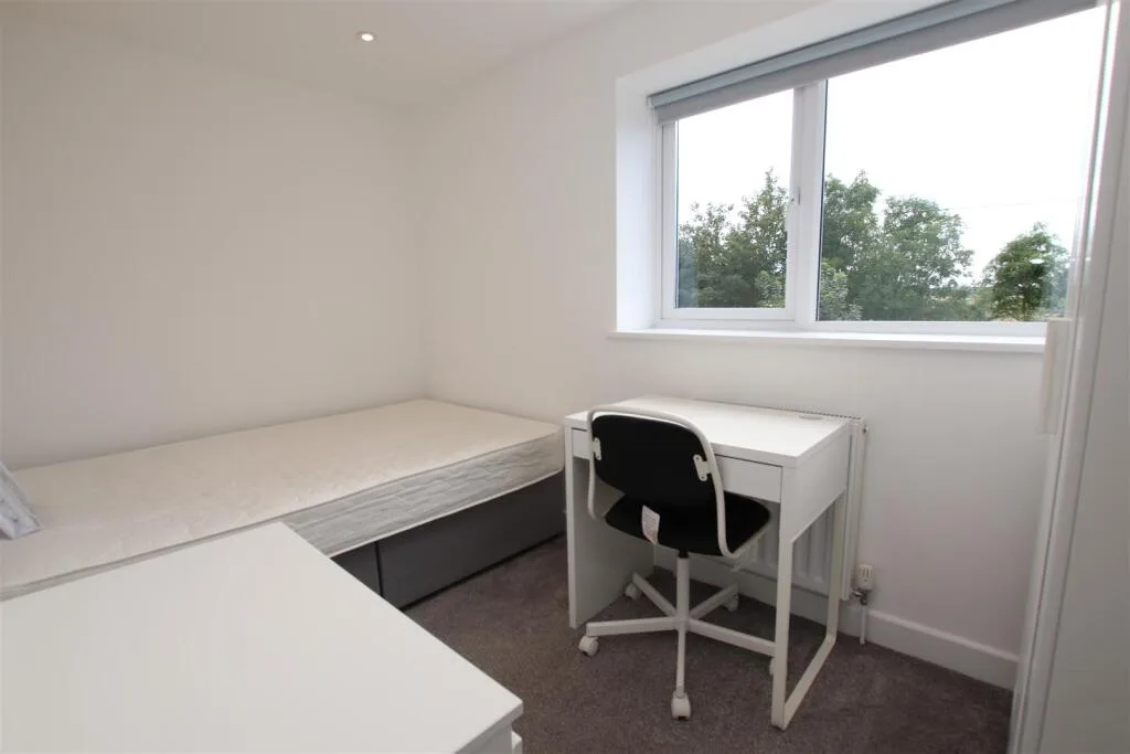 1 bedroom detached house for rent