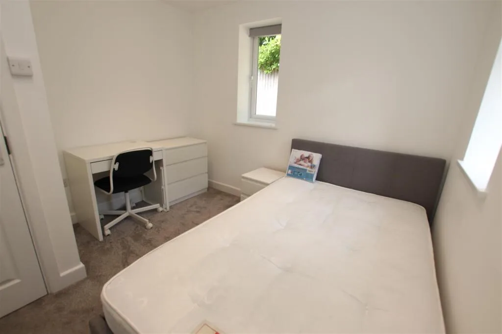 1 bedroom detached house for rent