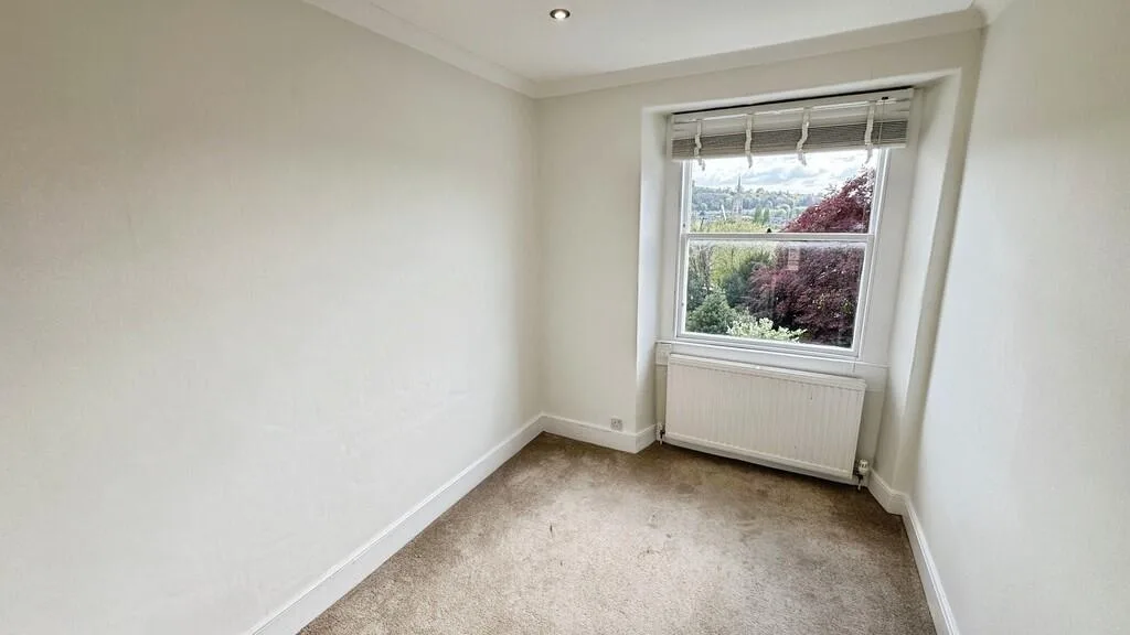 3 bedroom maisonette for rent