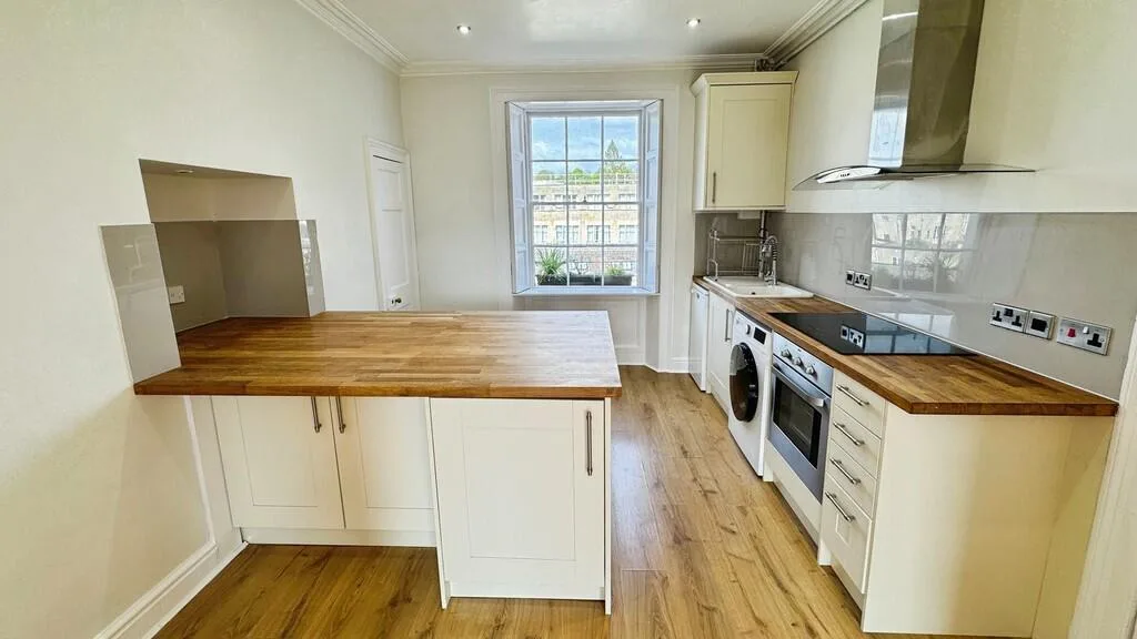 3 bedroom maisonette for rent