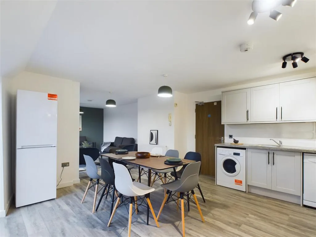 1 bedroom house share for rent