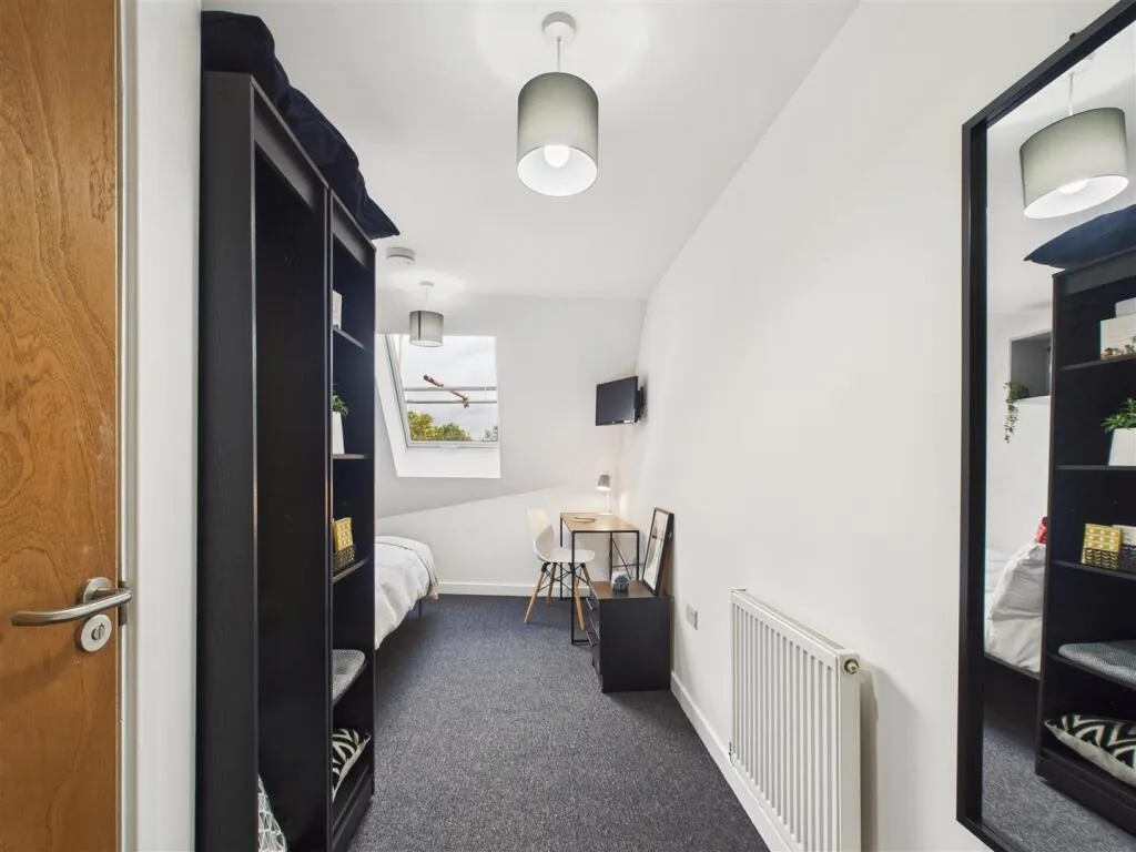 1 bedroom house share for rent