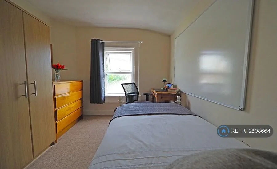 5 bedroom terraced house for rent