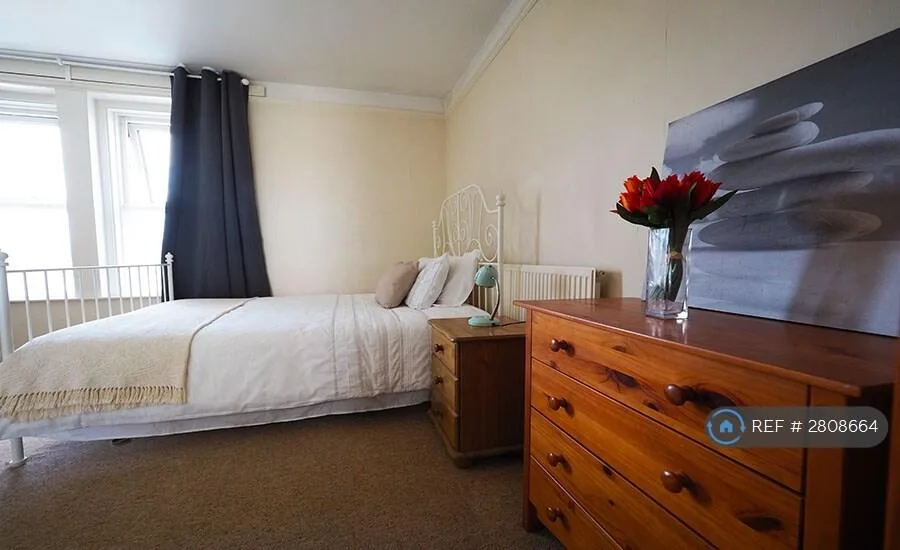 5 bedroom terraced house for rent