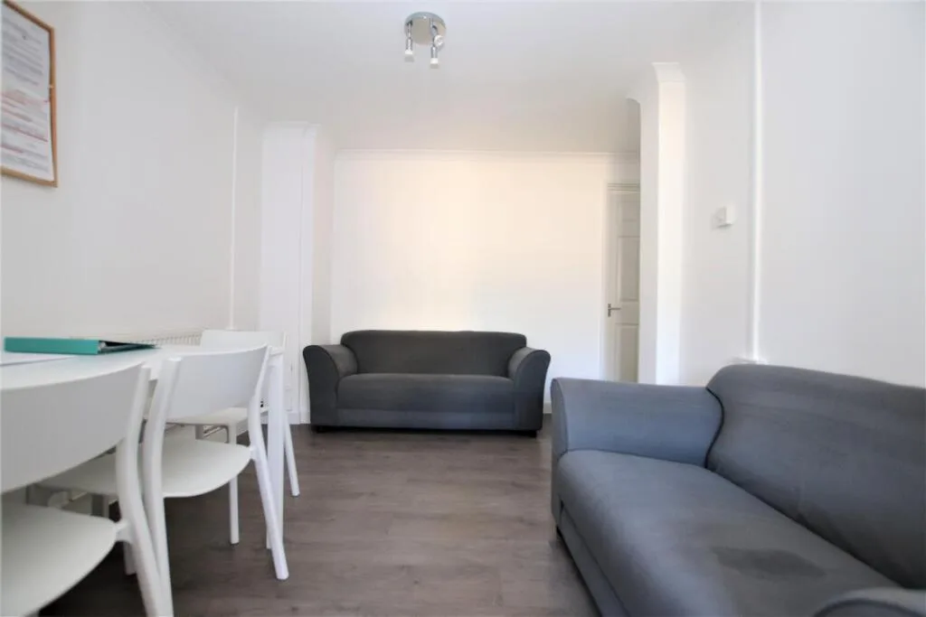 1 bedroom end of terrace house for rent