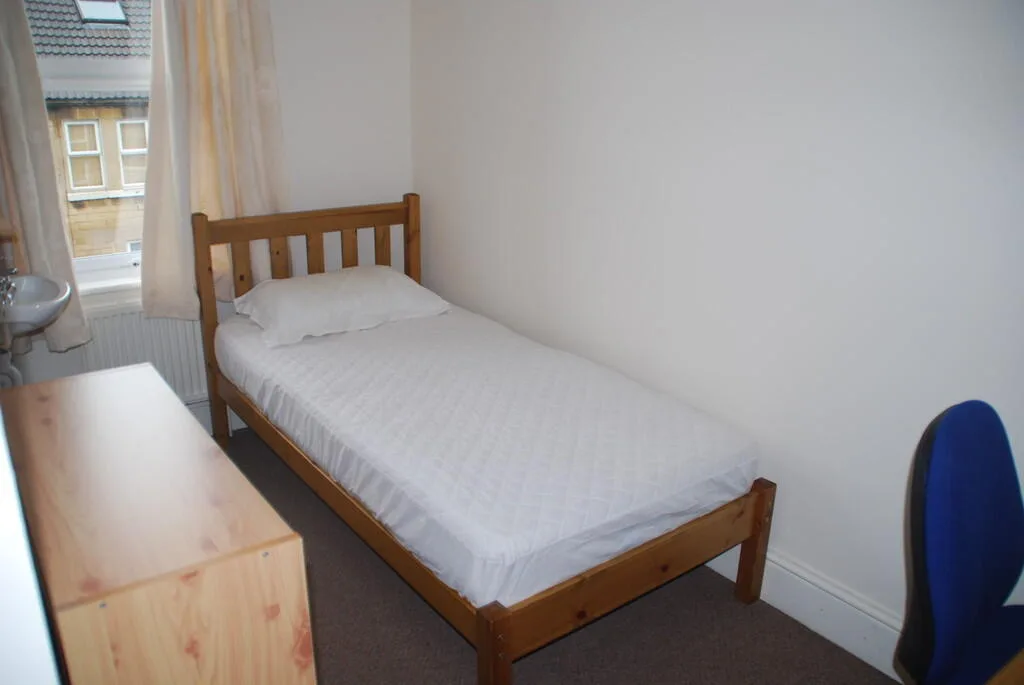 5 bedroom house share for rent