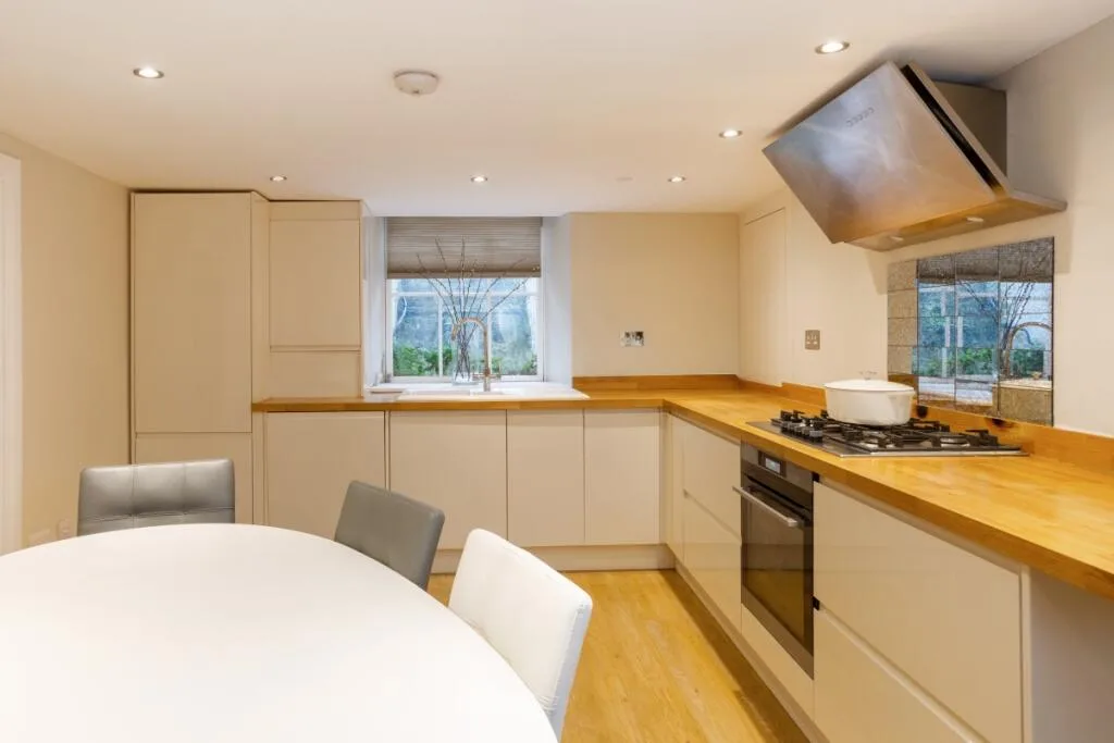 3 bedroom town house for rent