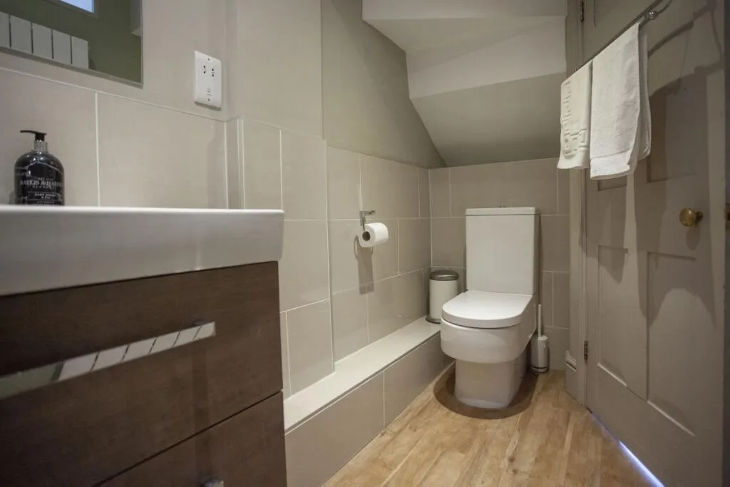 4 bedroom semi-detached house for rent