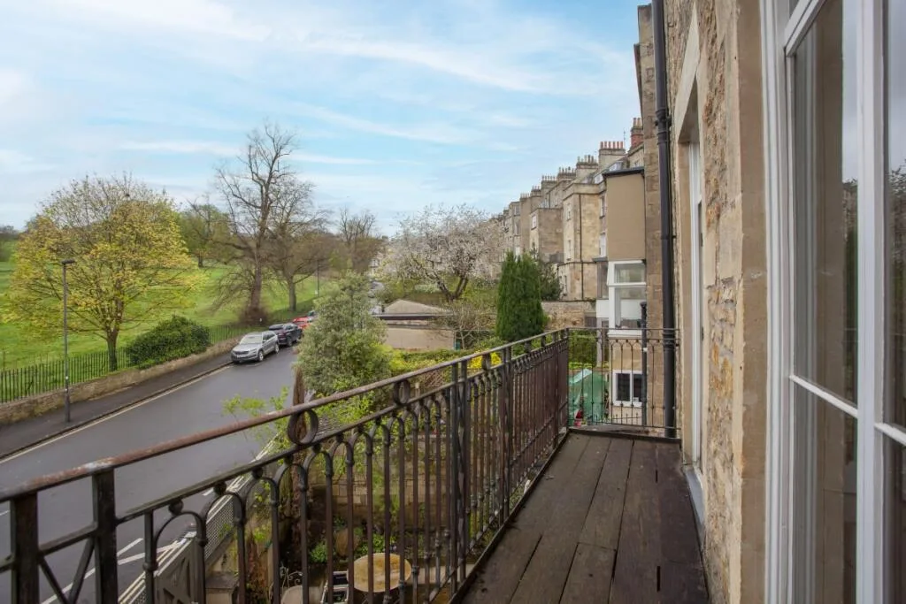4 bedroom semi-detached house for rent