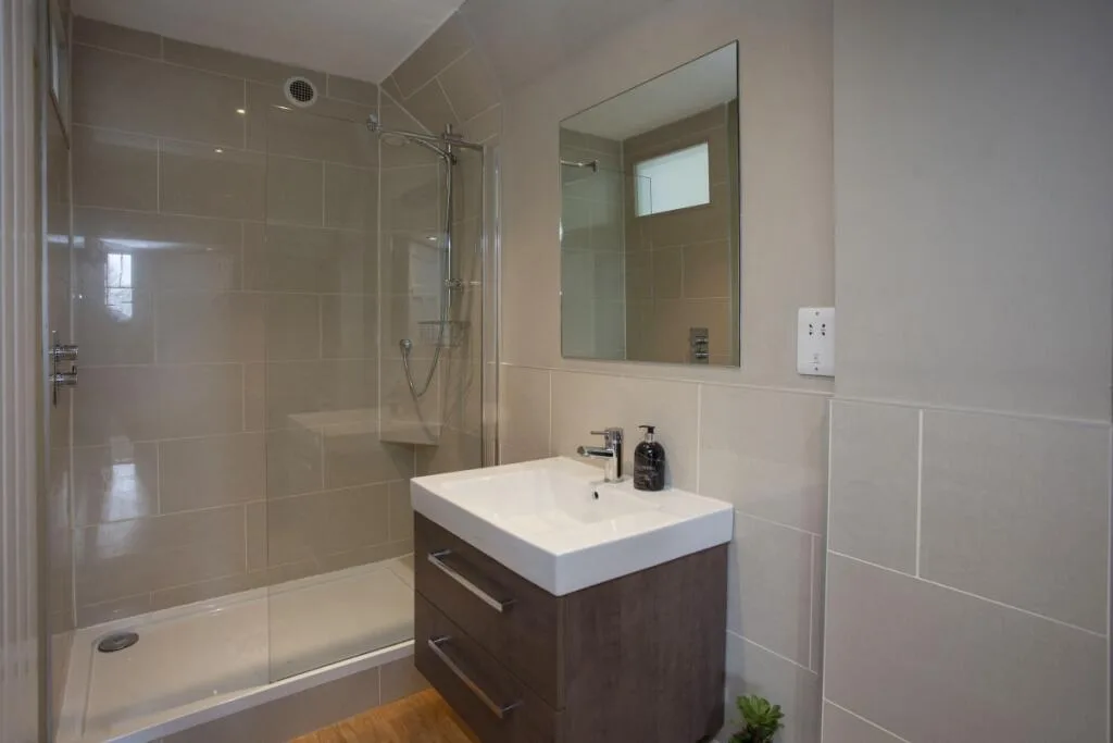4 bedroom semi-detached house for rent