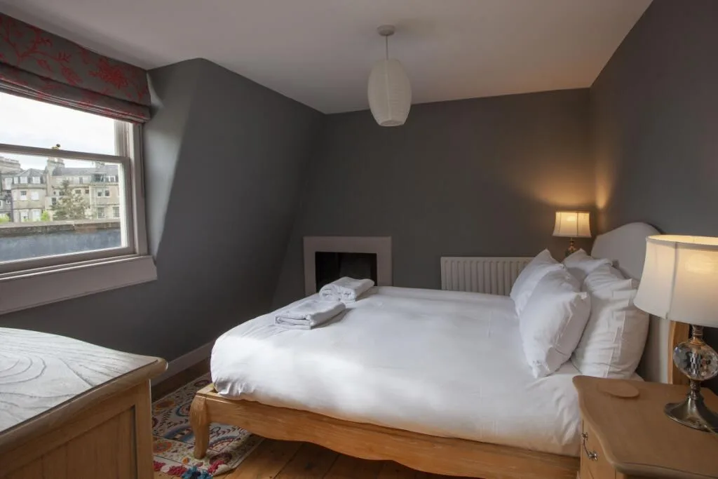 4 bedroom semi-detached house for rent