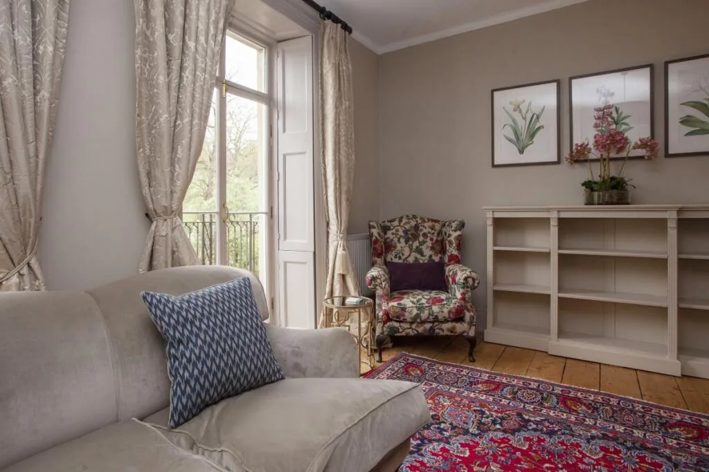 4 bedroom semi-detached house for rent