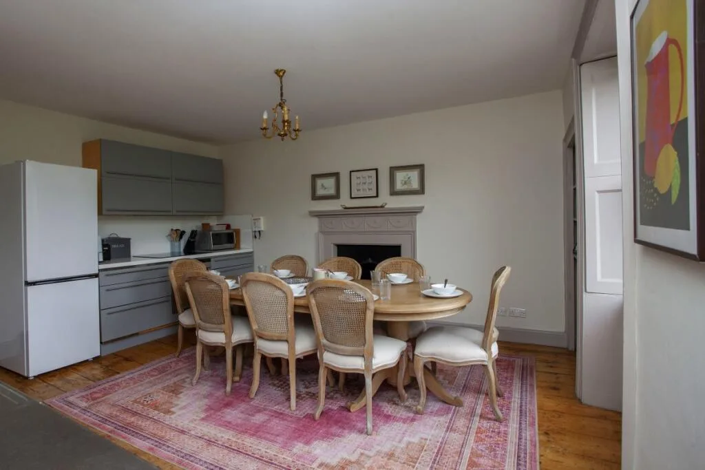4 bedroom semi-detached house for rent