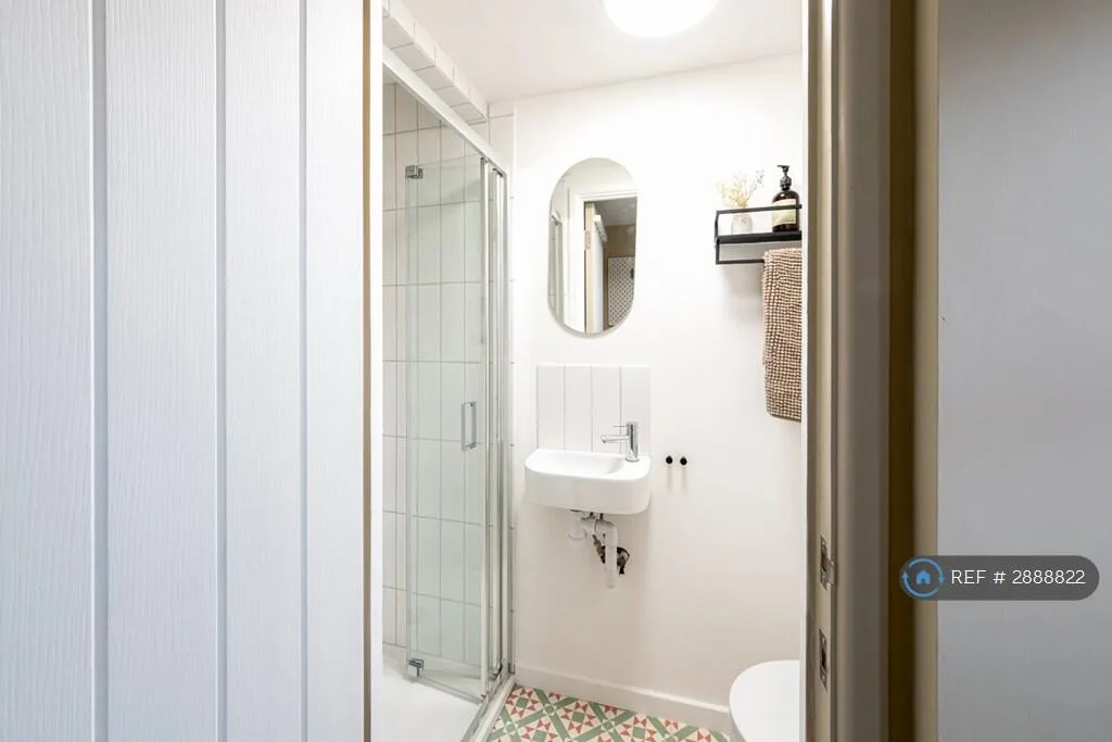 1 bedroom house share for rent