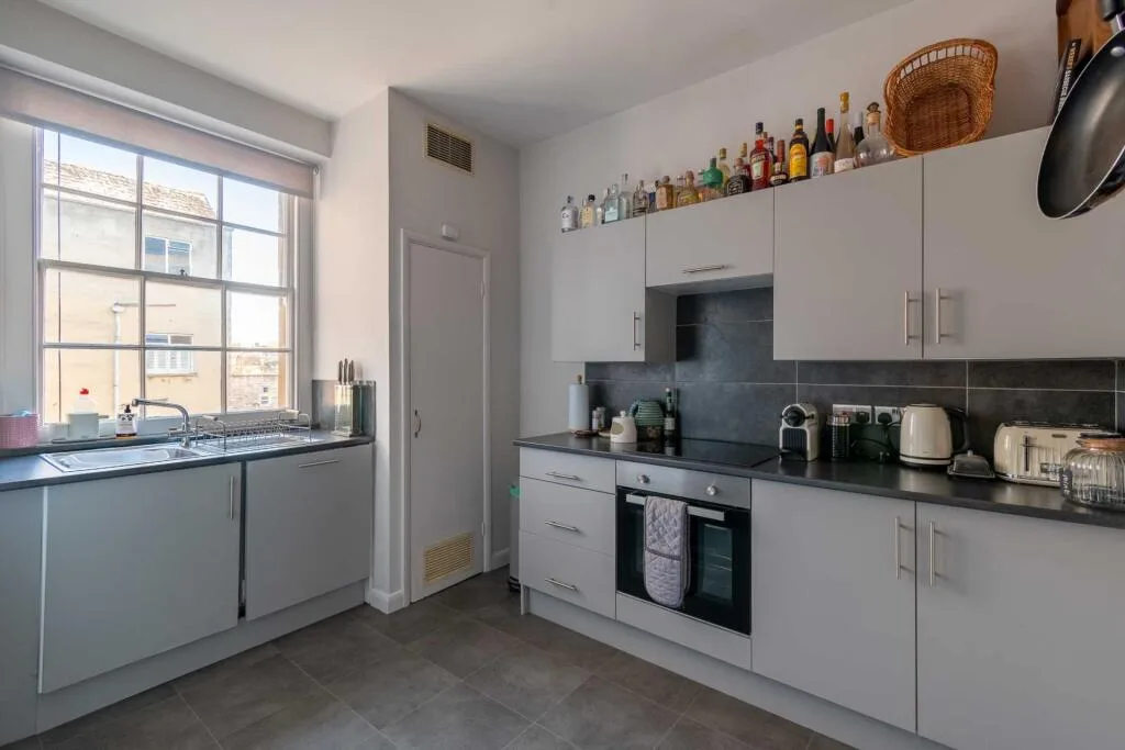 2 bedroom maisonette for rent
