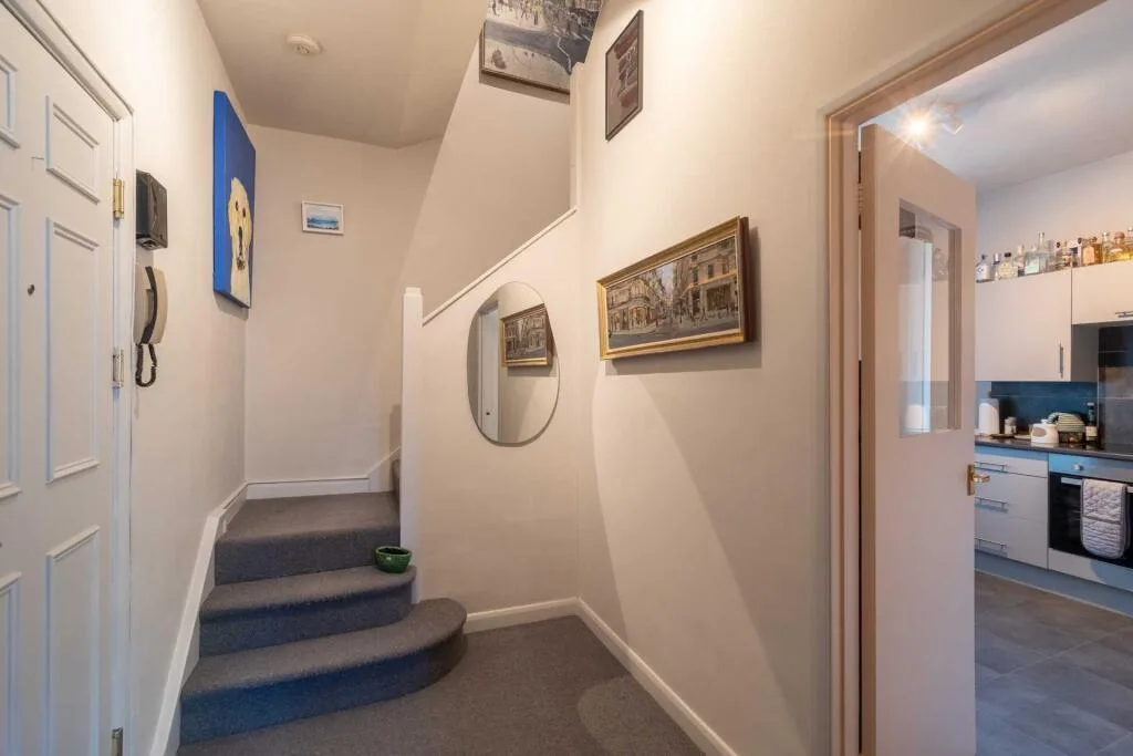 2 bedroom maisonette for rent