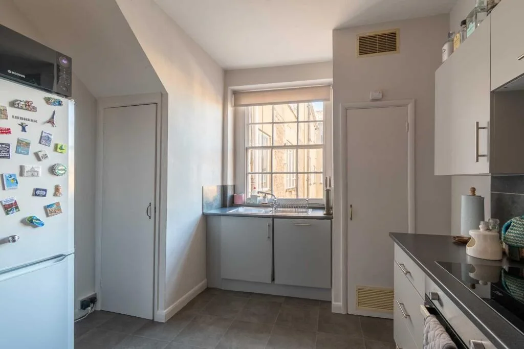 2 bedroom maisonette for rent