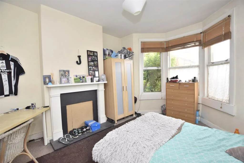 5 bedroom terraced house for rent