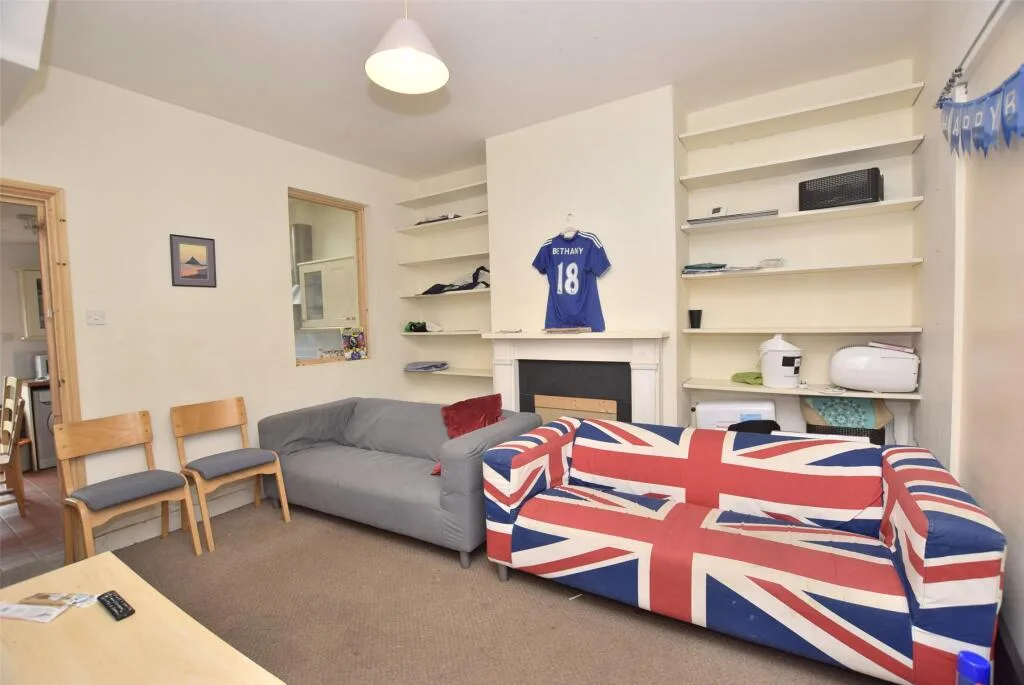 5 bedroom terraced house for rent