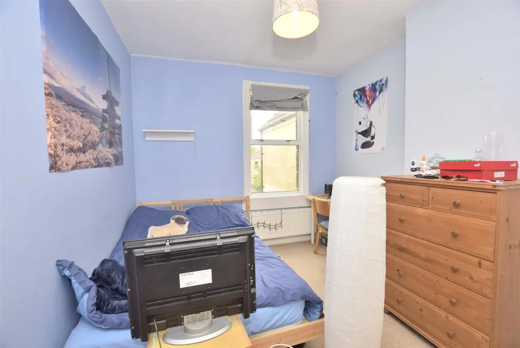 5 bedroom terraced house for rent