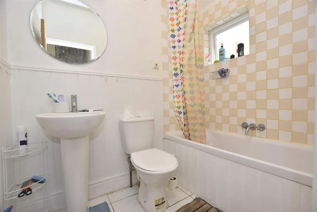 5 bedroom terraced house for rent