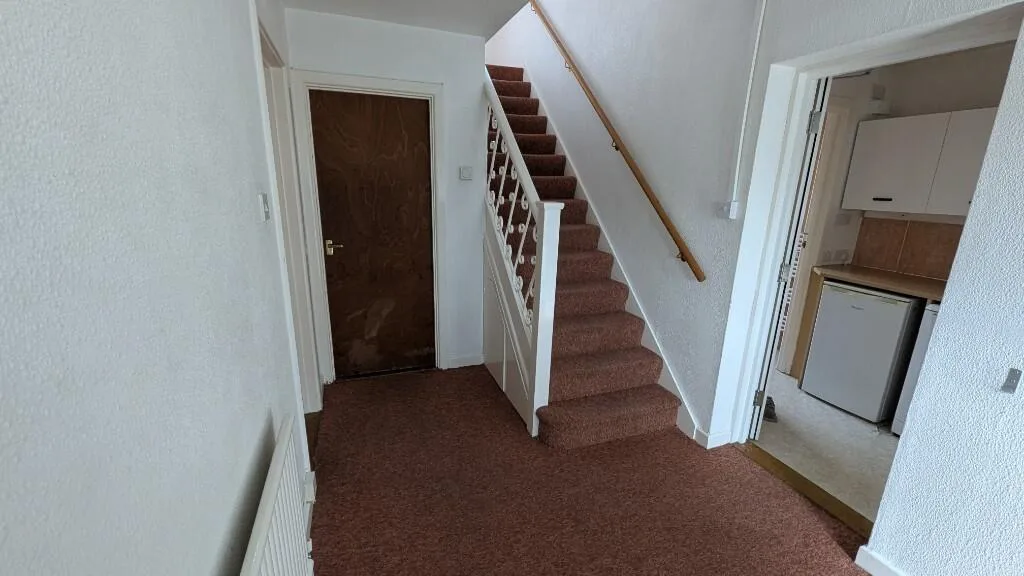 5 bedroom end of terrace house for rent