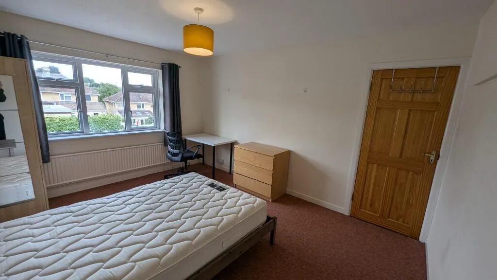 5 bedroom end of terrace house for rent