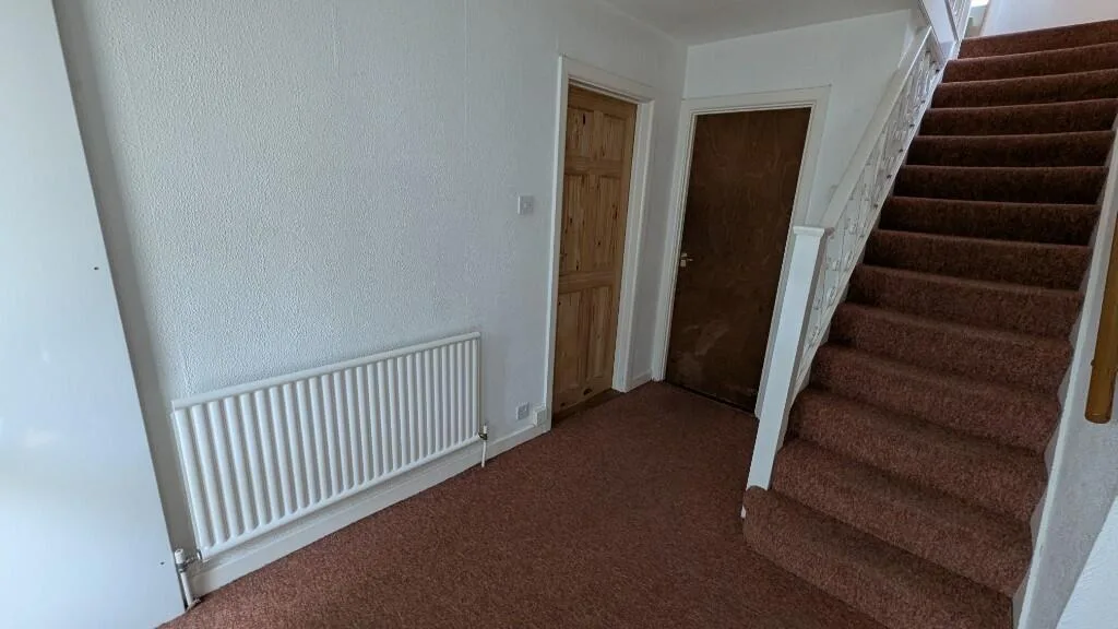 5 bedroom end of terrace house for rent