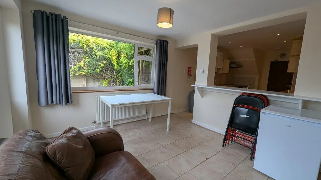 5 bedroom end of terrace house for rent