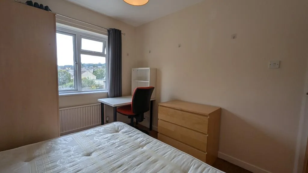 5 bedroom end of terrace house for rent