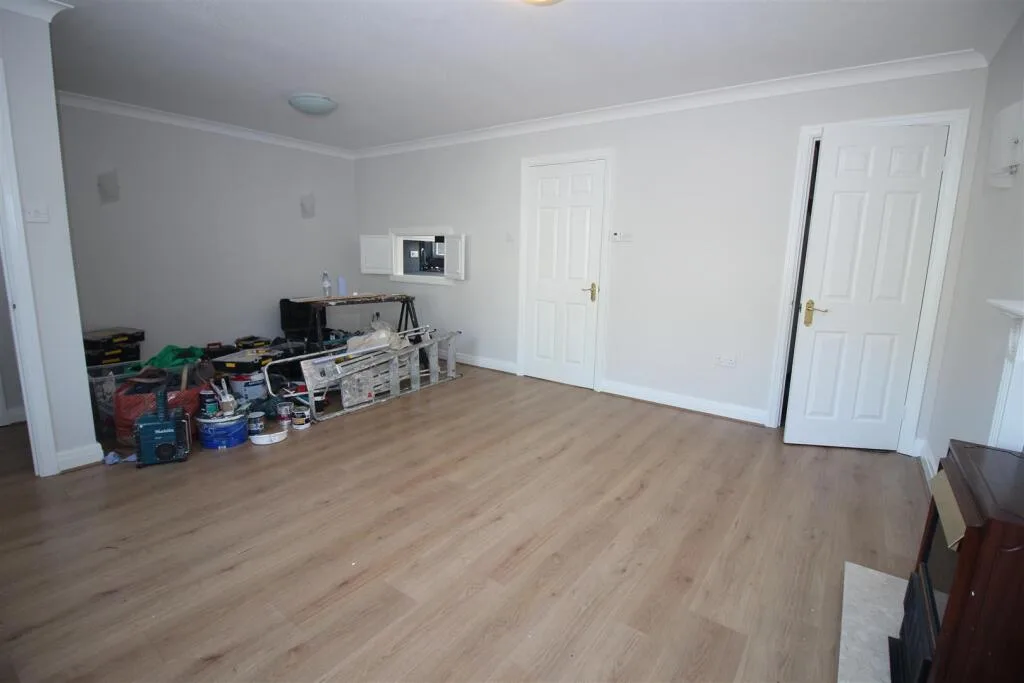 2 bedroom end of terrace house for rent