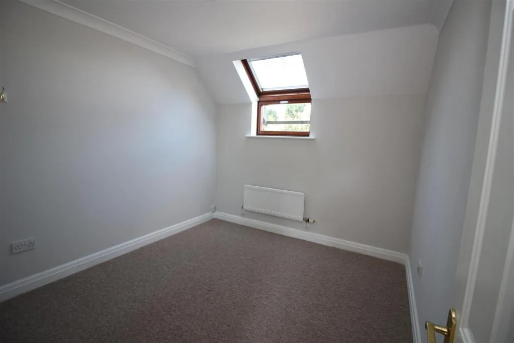 2 bedroom end of terrace house for rent