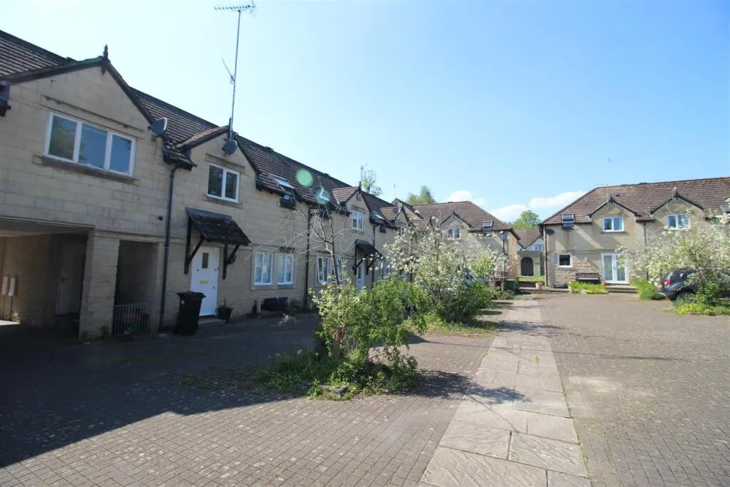 2 bedroom end of terrace house for rent