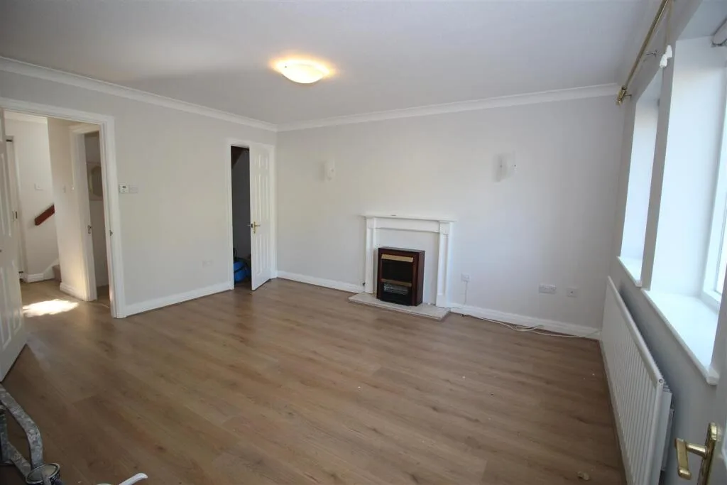 2 bedroom end of terrace house for rent