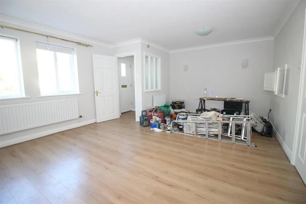 2 bedroom end of terrace house for rent