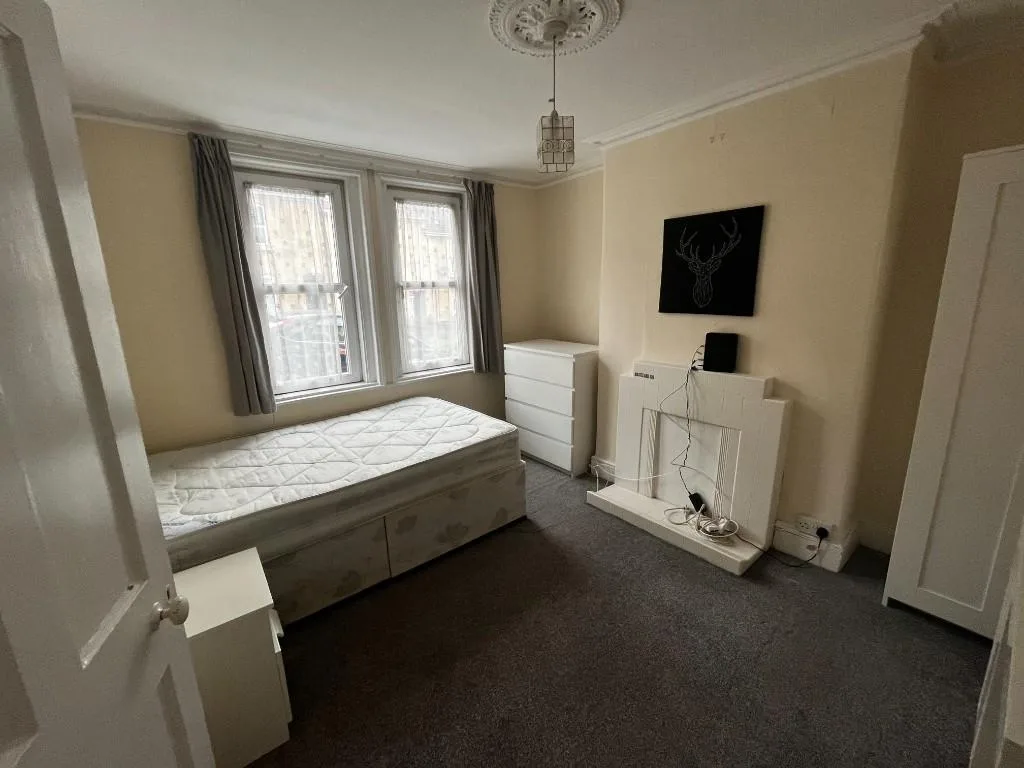 4 bedroom terraced house for rent