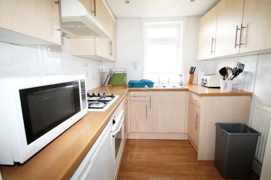5 bedroom terraced house for rent
