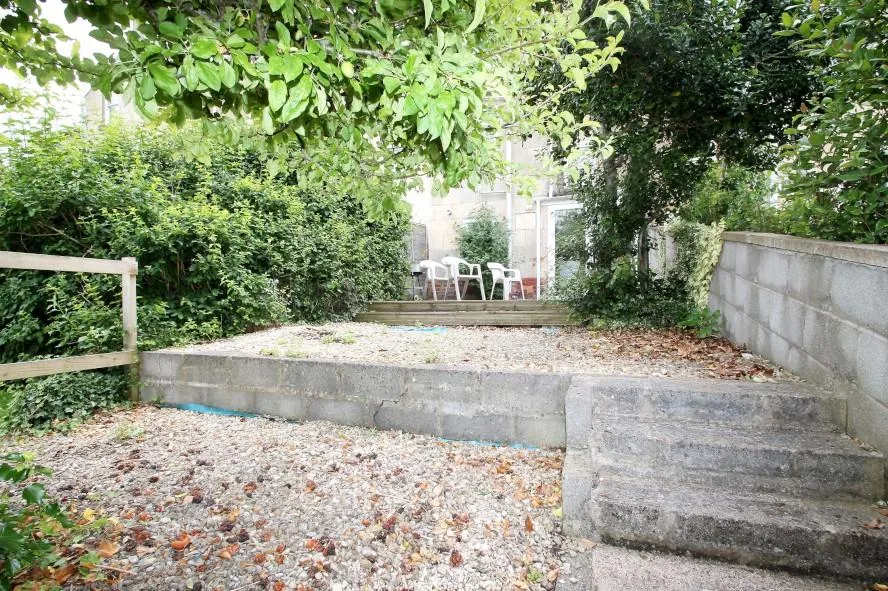 5 bedroom terraced house for rent