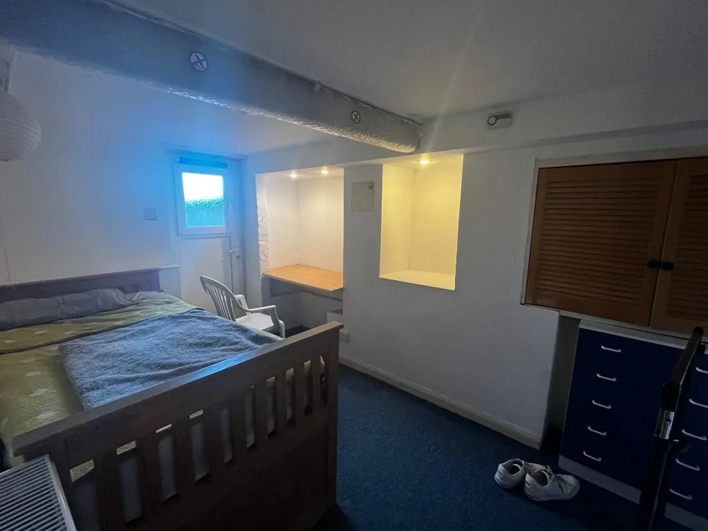5 bedroom terraced house for rent